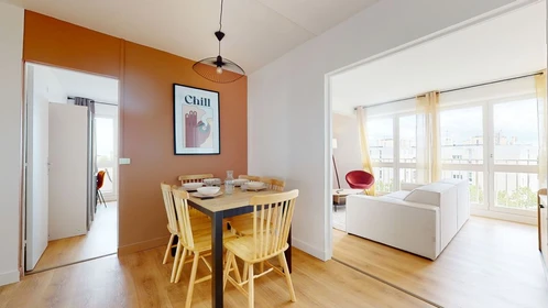 Chambre à louer avec lit double Paris