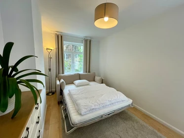 Bright private room in Schaerbeek