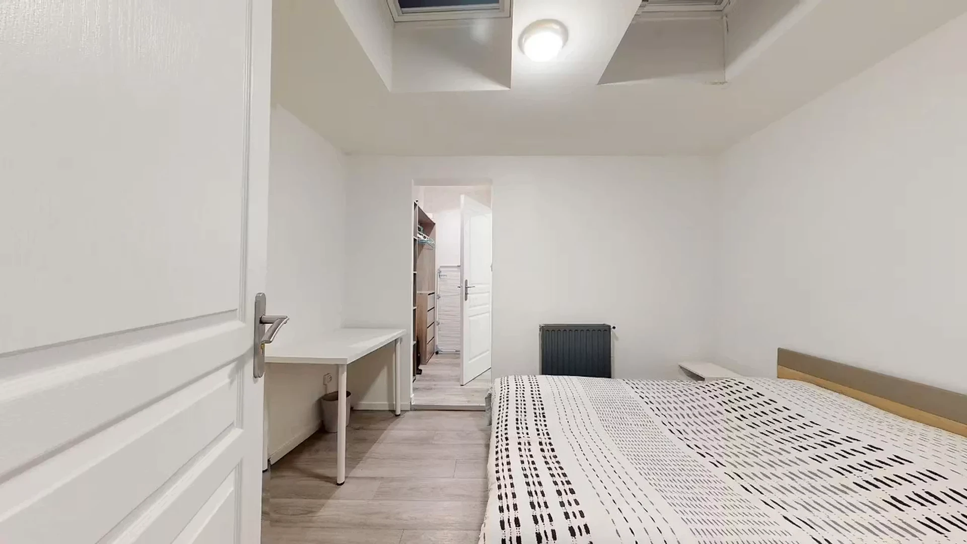 Quarto amigo do estudante em  com comodidades modernas