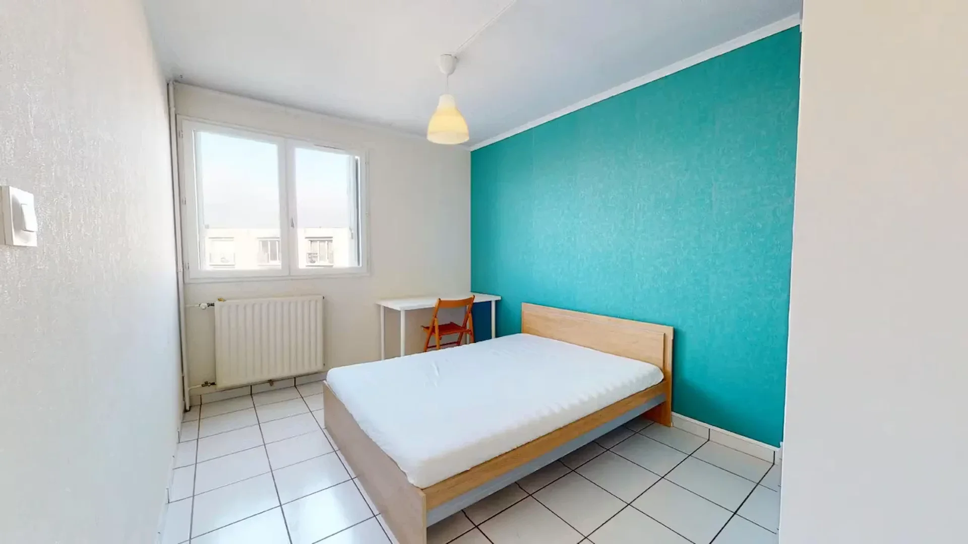 Chambre conviviale pour les étudiants dans  avec des équipements modernes