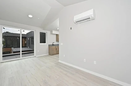 Stanza privata in 19th Avenue Northeast, immagine 21 di 34