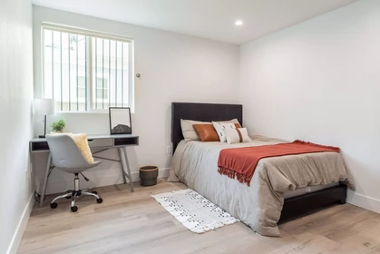 Private room at West 35th Street, image 23 of 32
