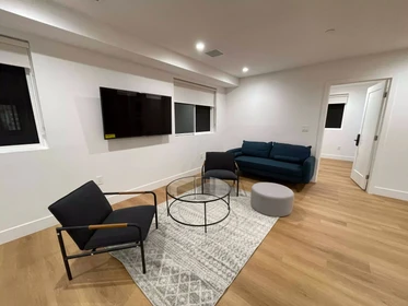 Private room at West 35th Street, image 27 of 32