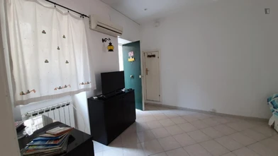 Alquiler de habitación en piso compartido en Nápoles