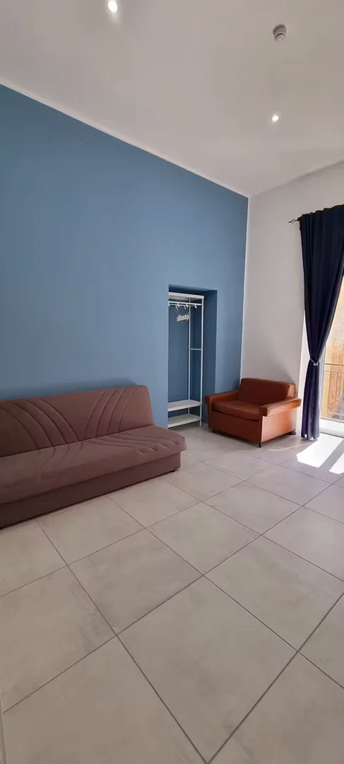 Quarto de estudante económico com localização conveniente em