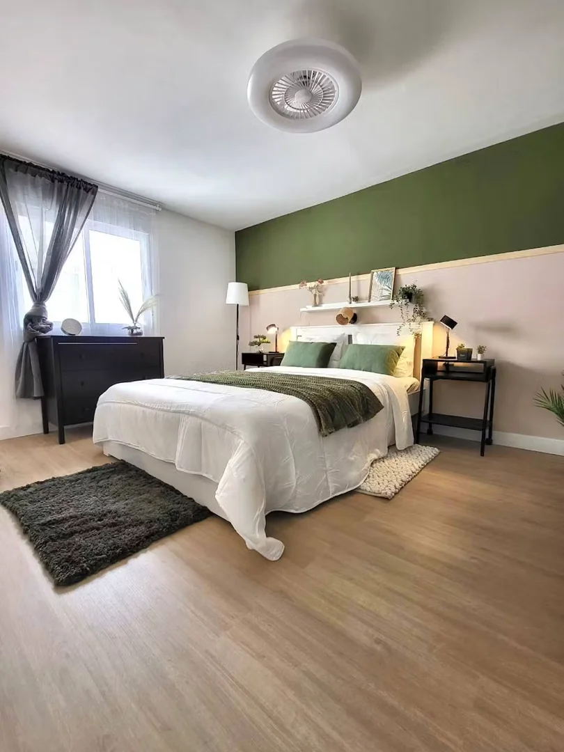 Habitación estudiantil económica con ubicación conveniente en 