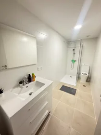 Shared room at Calle Jijona, , image 3 of 5