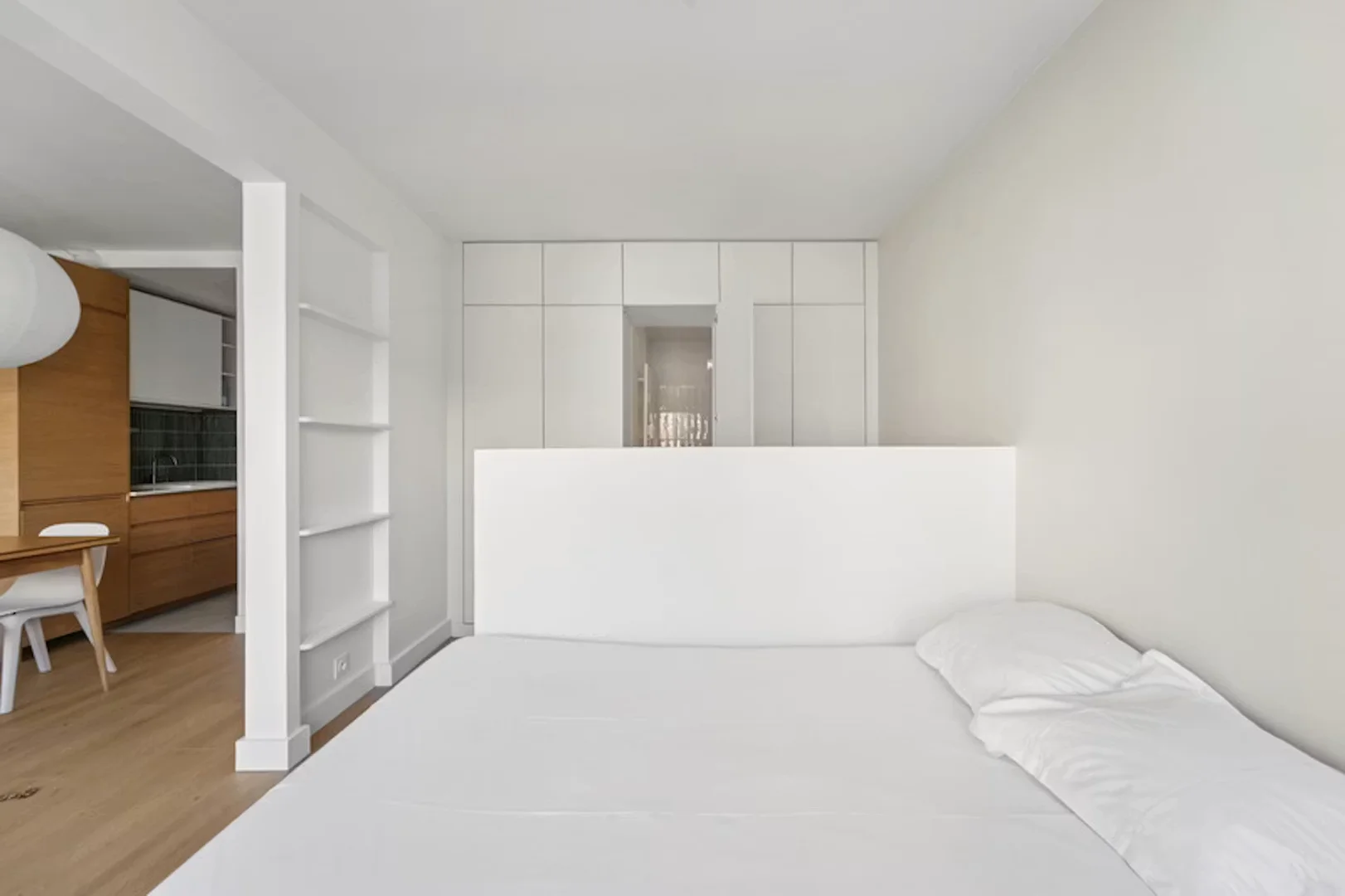 Rue de Paris, Parchamp–Albert Kahn