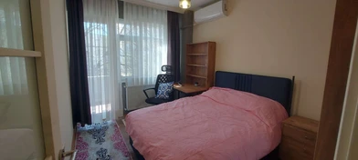 Room for rent in a shared flat in Istanbul