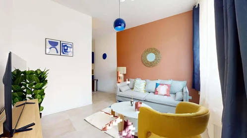 Private room at 38 Rue Gantois, 59000 Lille, France, image 15 of 25
