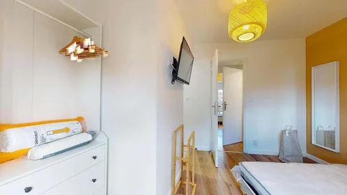 Private room at 38 Rue Gantois, 59000 Lille, France, image 8 of 25