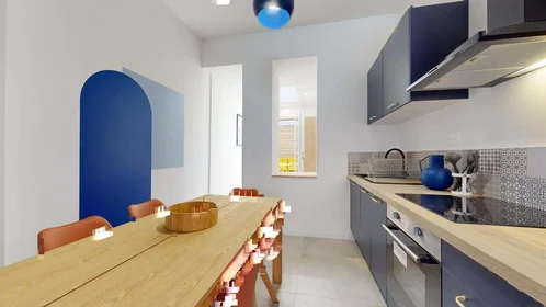 Private room at 38 Rue Gantois, 59000 Lille, France, image 17 of 24