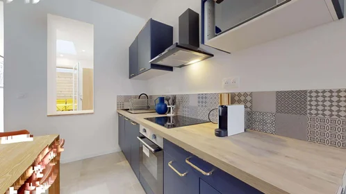 Private room at 38 Rue Gantois, 59000 Lille, France, image 18 of 24