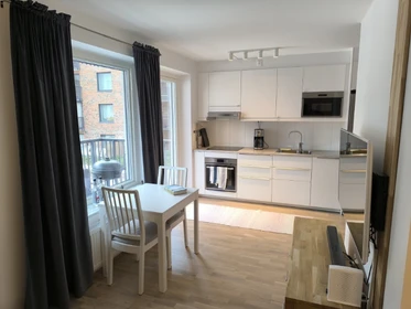 Renting rooms by the month in Huddinge