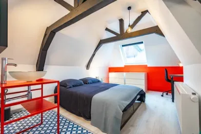Quarto para alugar com cama de casal em Mons