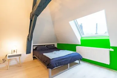 Mons de çift kişilik yataklı kiralık oda