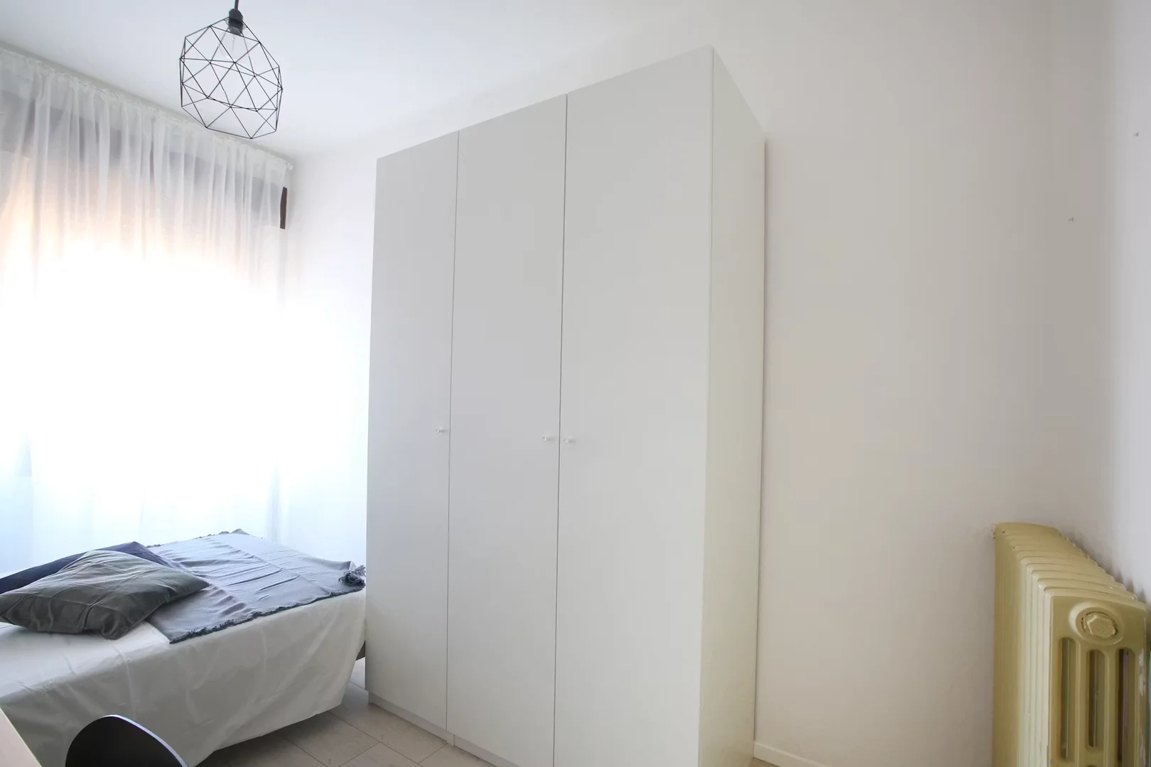 Bezahlbares Zimmer für Studenten mit ausreichender Beleuchtung in 