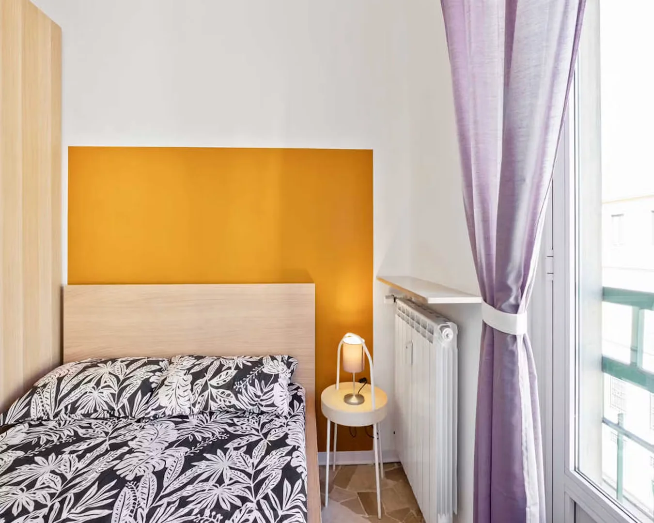 Student-friendly room in  with modern amenities