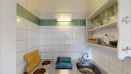 Private room at 8 Rue Des Quatres Cyprès, image 18 of 24