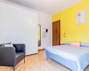 Quarto para alugar com cama de casal em Padova