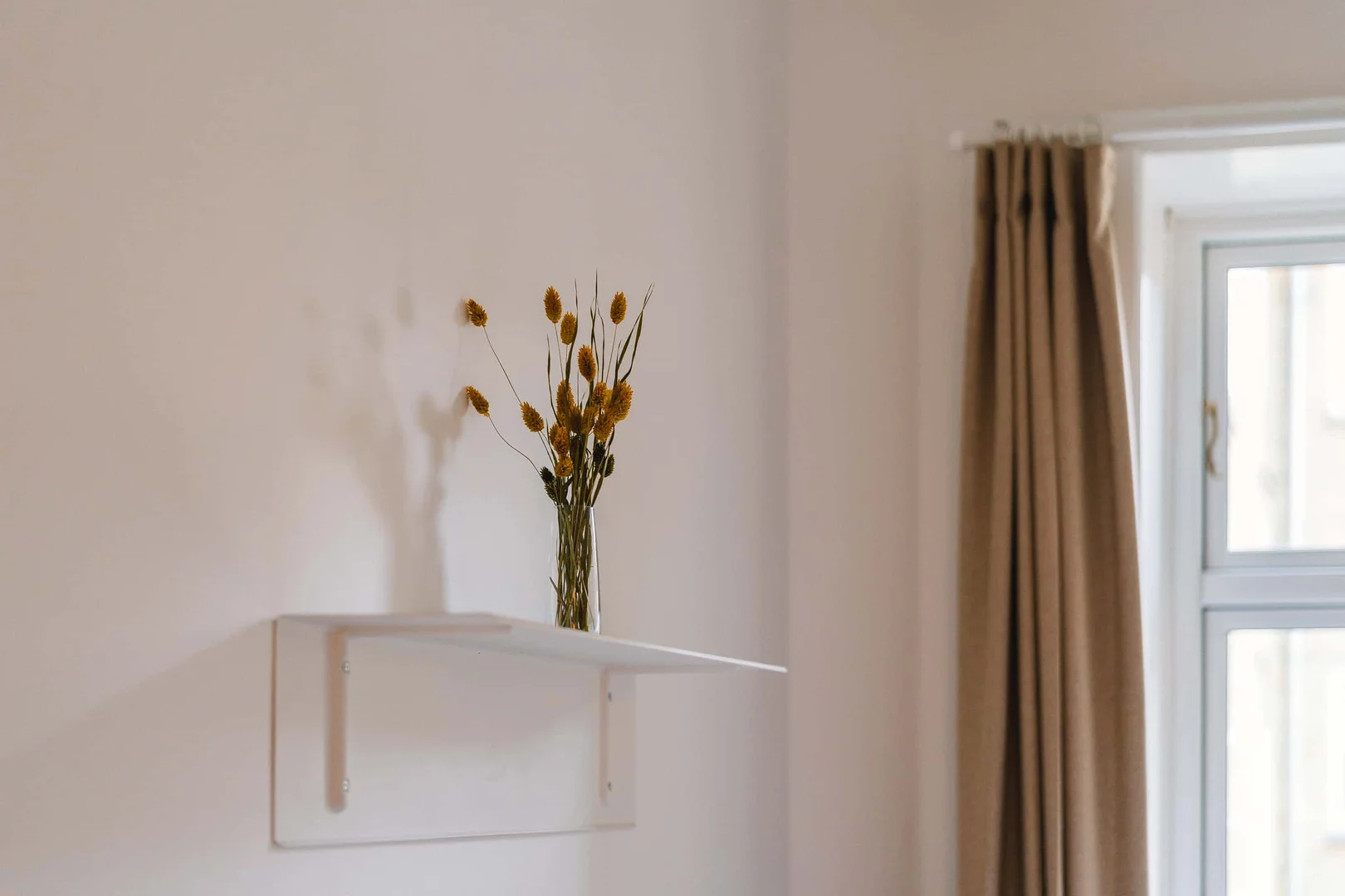 Quarto acolhedor para estudantes disponível em