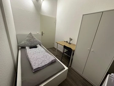 Bright private room in Dortmund
