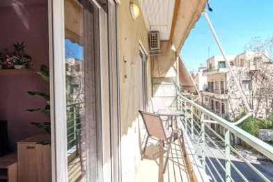 Apartamento moderno e brilhante em Atenas