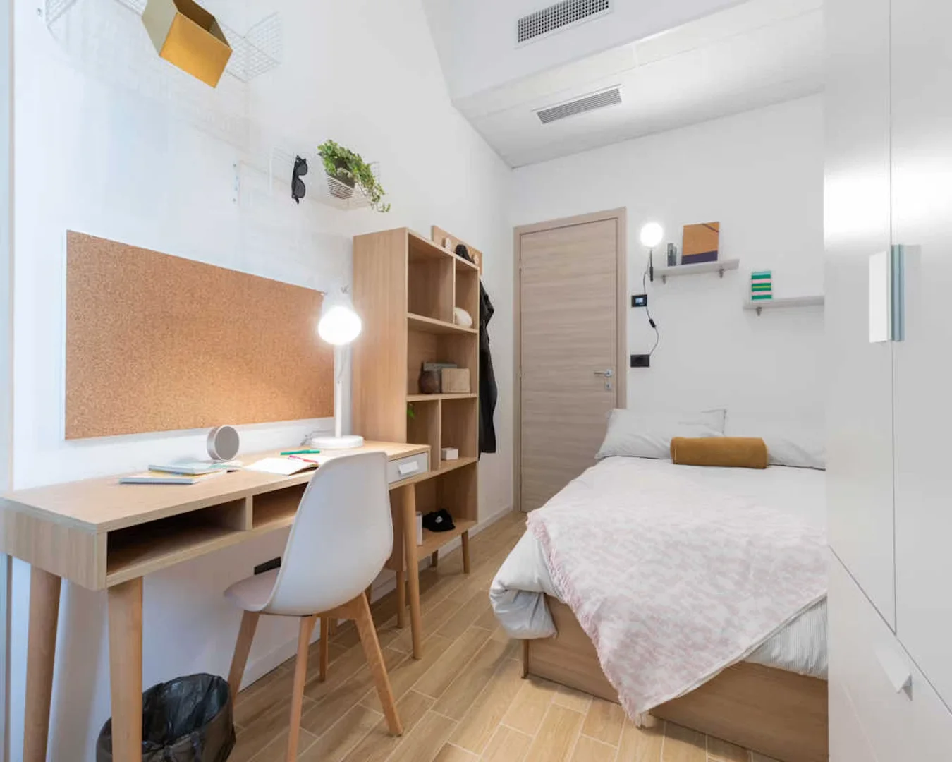 Camera accogliente per studenti disponibile a 