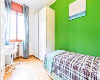 Room for rent in a shared flat in Padova