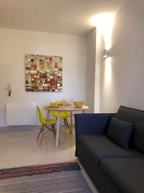 Komplette Wohnung voll möbliert in Porto