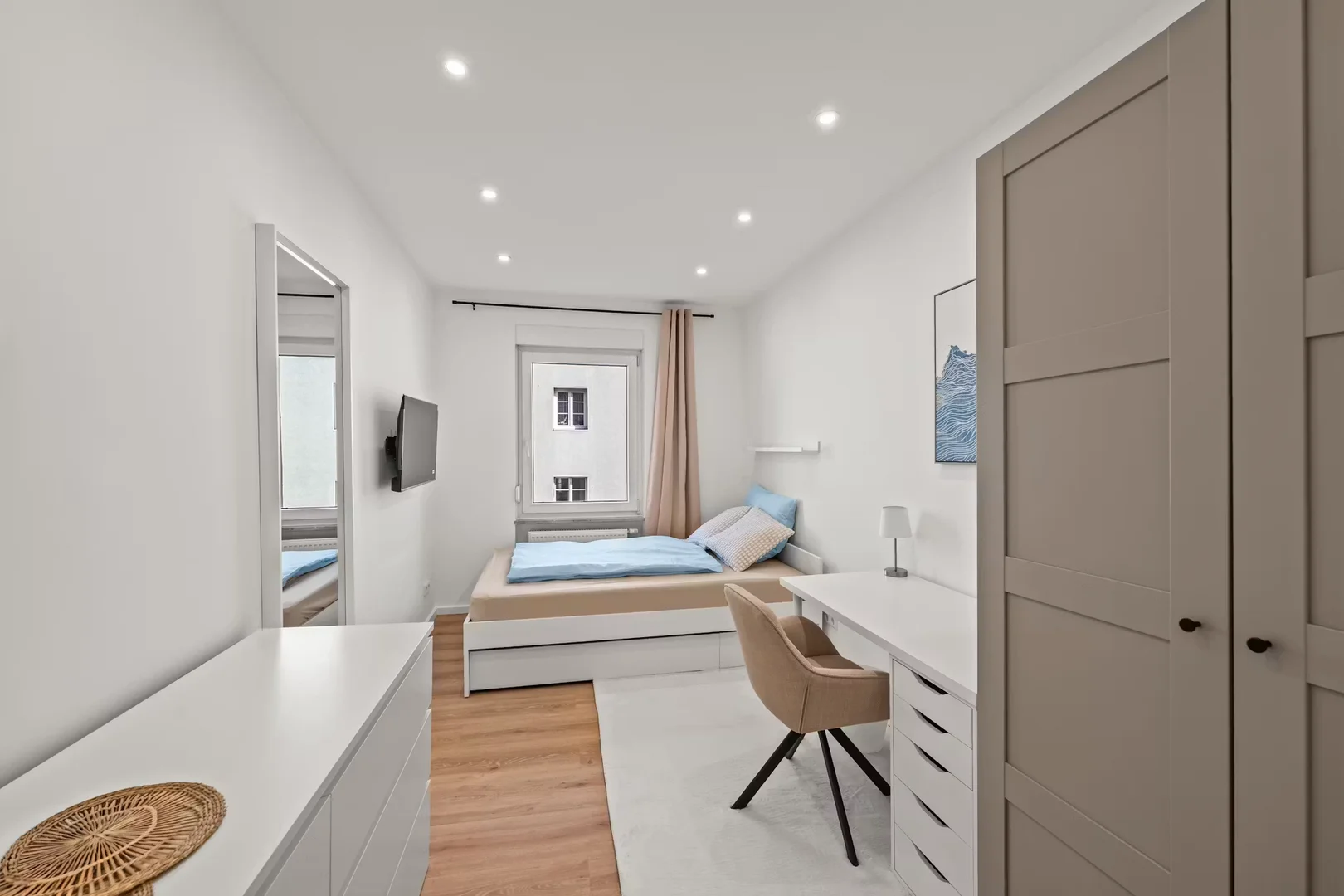 Habitación para estudiantes en  con área de estudio y facilidades compartidas