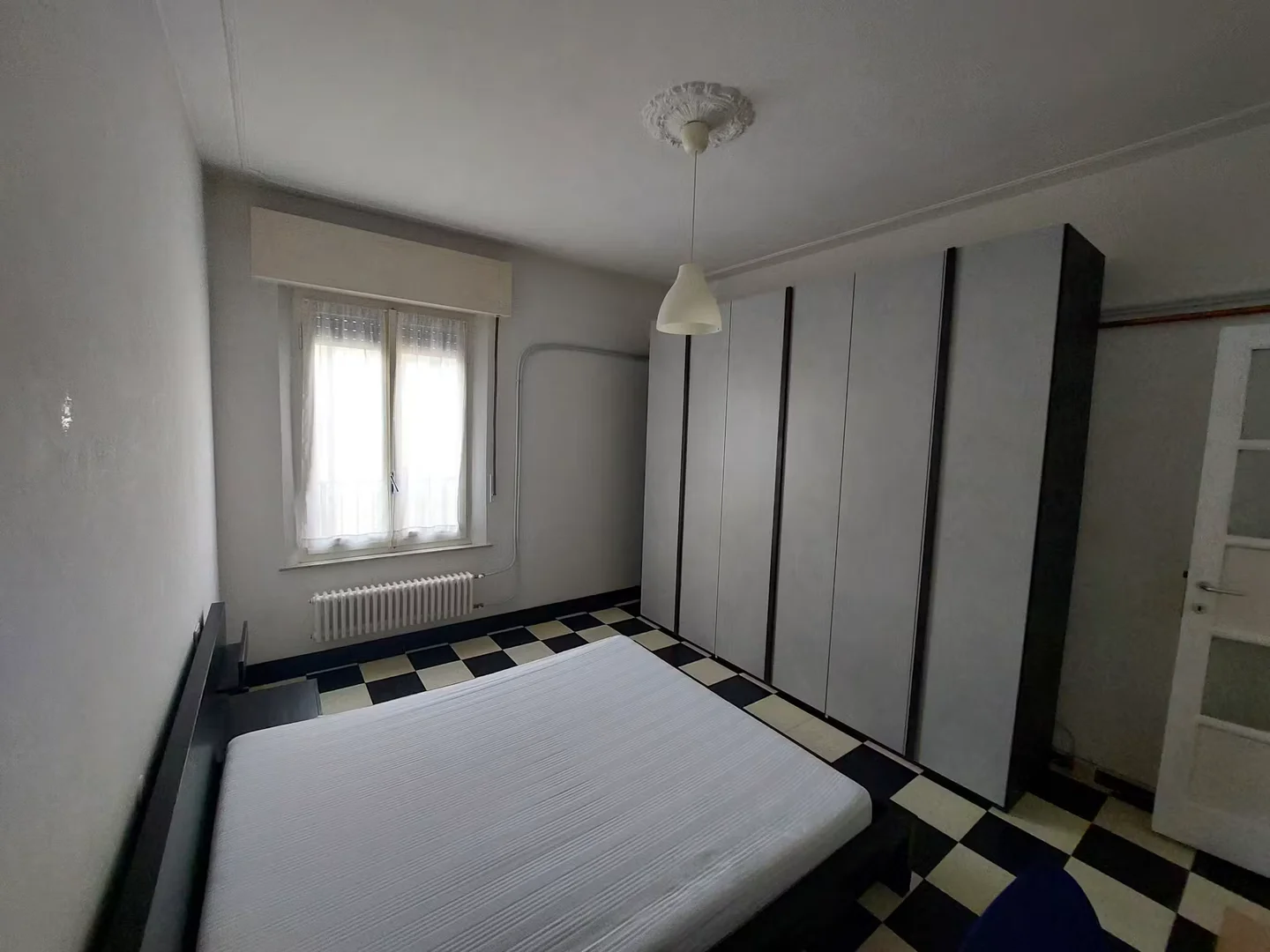 Camera per studenti economica con posizione comoda a 