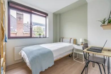 Den Haag de çift kişilik yataklı kiralık oda