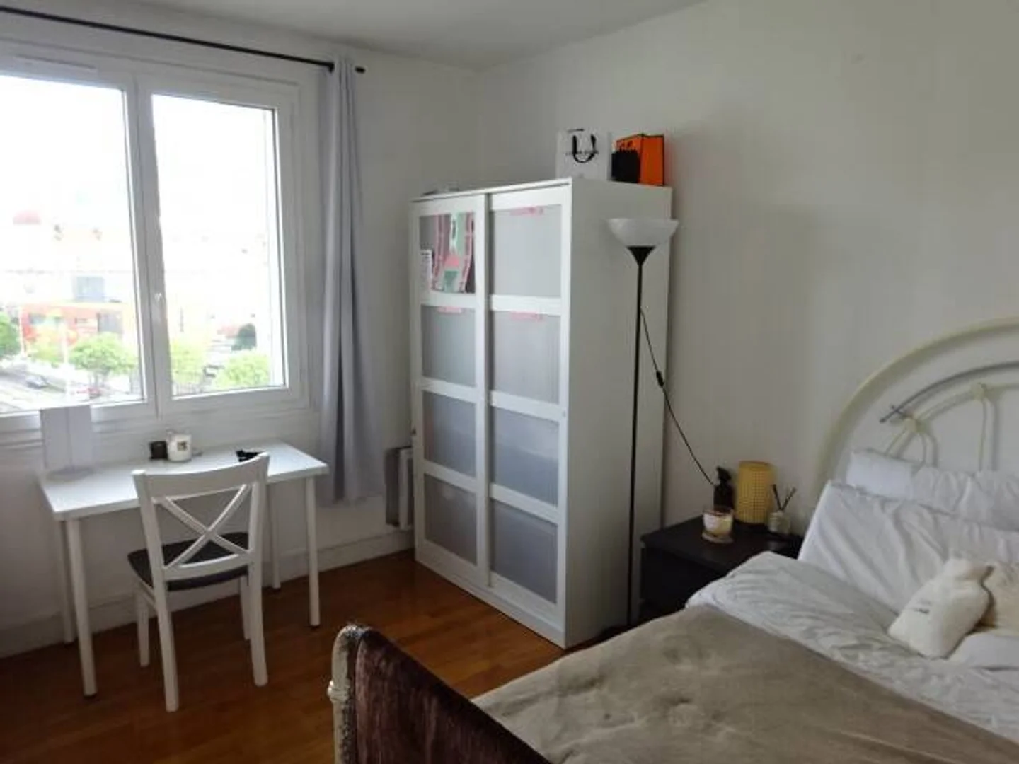 Quarto para alugar em apartamento de estudantes em , totalmente mobilado