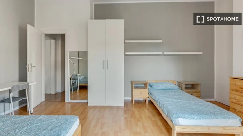 Quarto para alugar com cama de casal em Milão