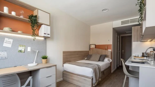 Zimmer mit Doppelbett zu vermieten Pamplona/iruña