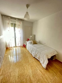 Habitación privada barata en Almería