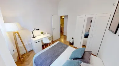 Bright private room in Lyon