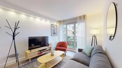 Paris de ucuz özel oda
