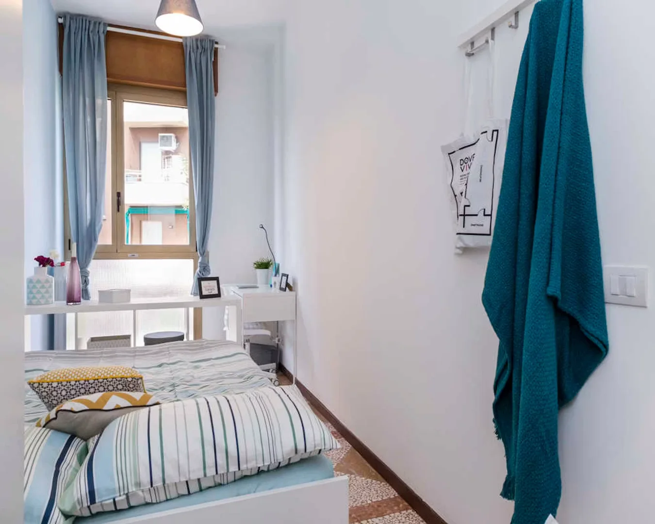 Chambre d'étudiant fonctionnelle parfaite pour étudier dans 