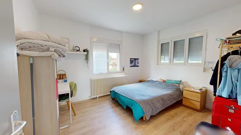 Zimmer mit Doppelbett zu vermieten Poitiers