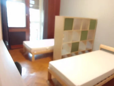 Cheap shared room in Milan