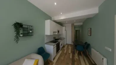 Komplette Wohnung voll möbliert in Madrid