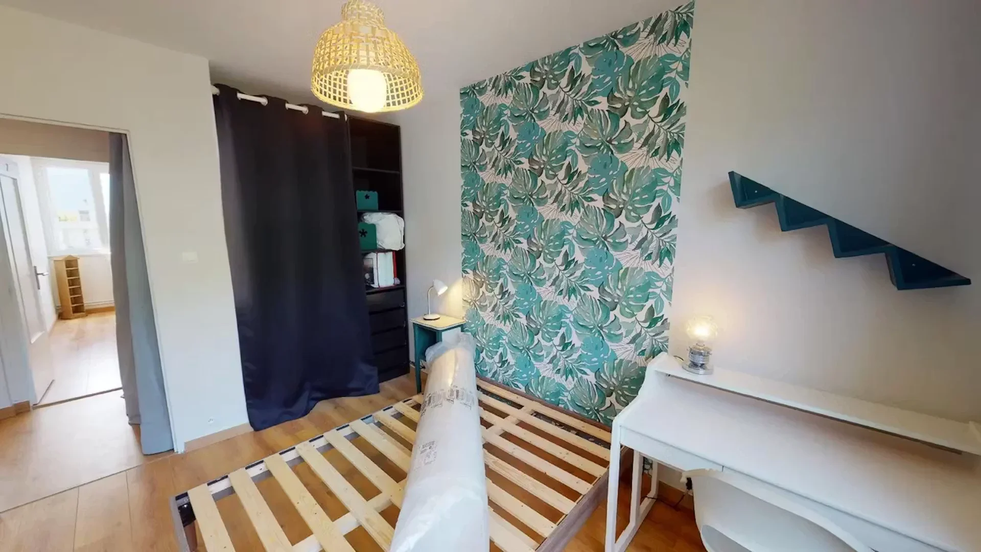 Quarto para alugar em apartamento de estudantes em , totalmente mobilado