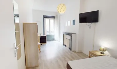 Chambre à louer dans un appartement en colocation à Saint-étienne
