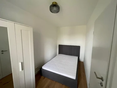 Cheap private room in Hamburg