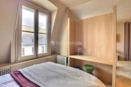 Two bedroom accommodation in Paris
