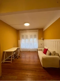 Room for rent in a shared flat in Bilbao