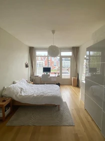 Den Haag içinde 3 yatak odalı konaklama