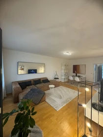 Nowoczesne i jasne mieszkanie w Monachium